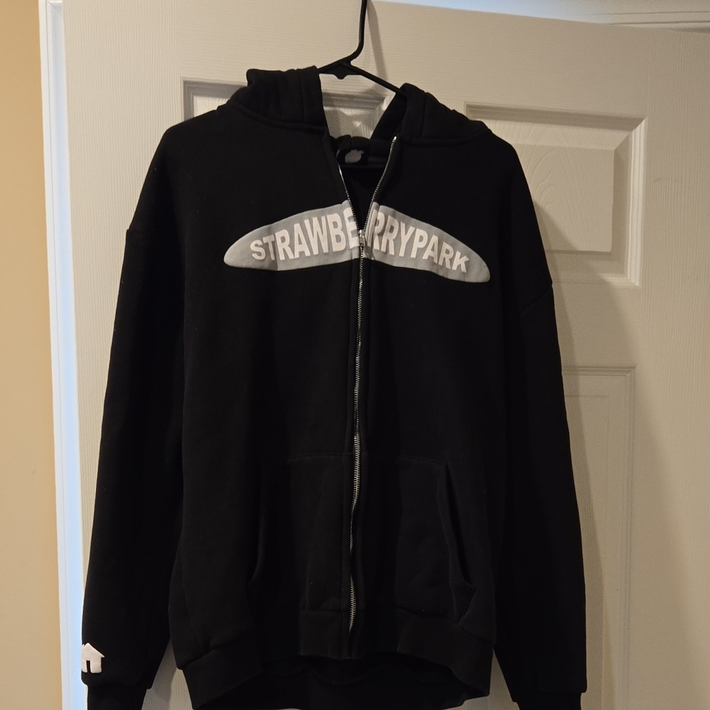 Strawberrypark Sweatshirt.  Large